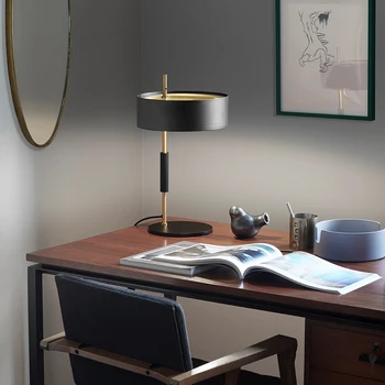 Vienkārši ziemeļvalstu telpu apdares tabula gaismas guļamistabas gultas viesistaba galda lampas